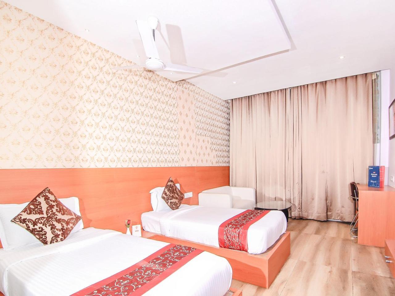 Oyo 3683 De Global Park Otel Hasanganj Dış mekan fotoğraf