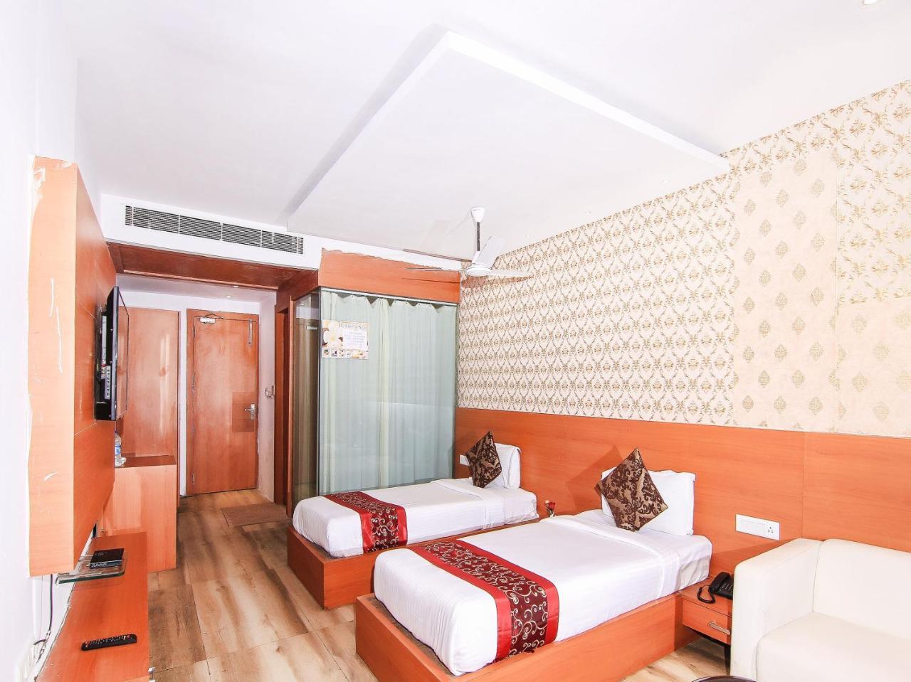 Oyo 3683 De Global Park Otel Hasanganj Dış mekan fotoğraf