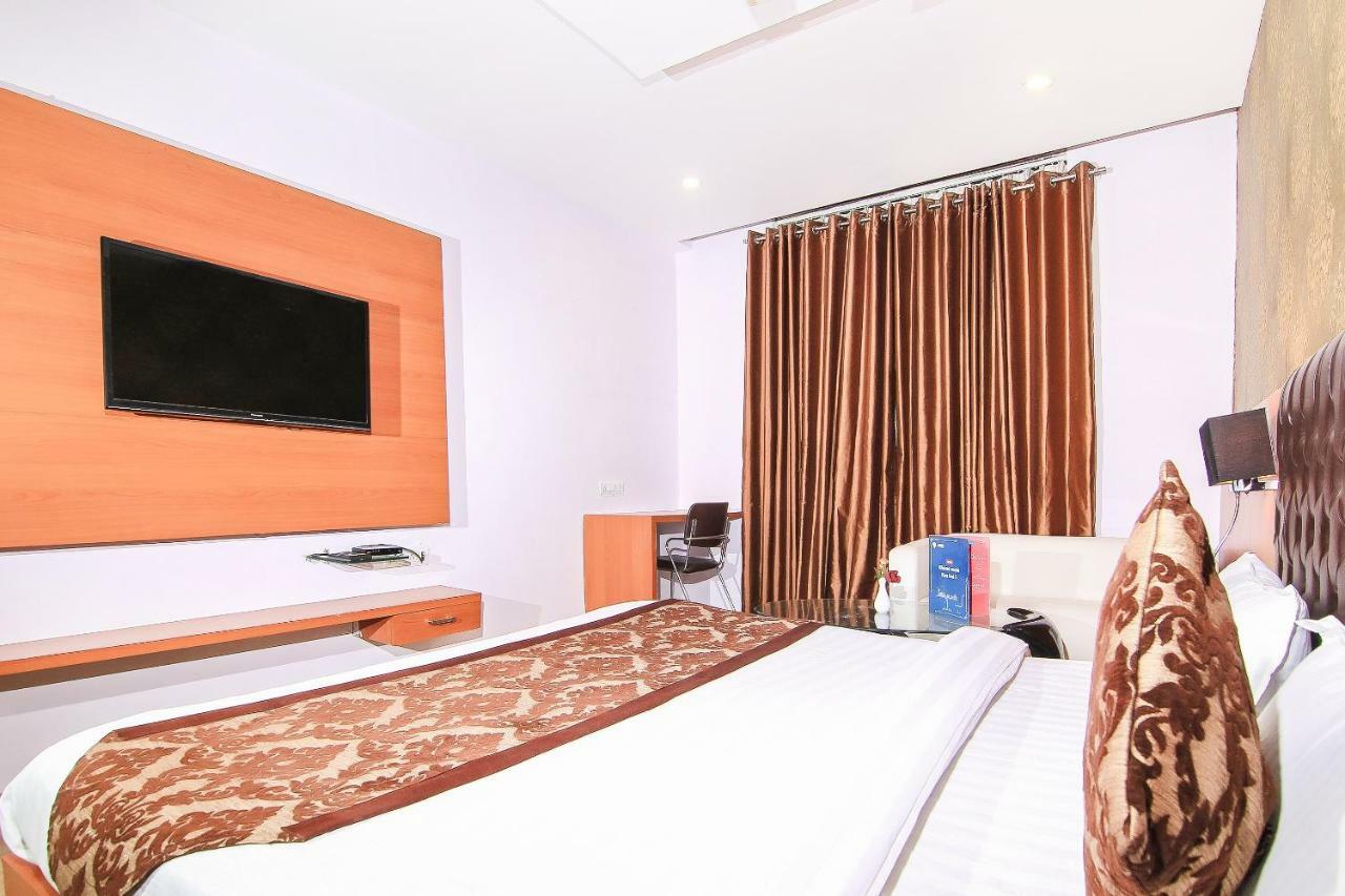 Oyo 3683 De Global Park Otel Hasanganj Dış mekan fotoğraf